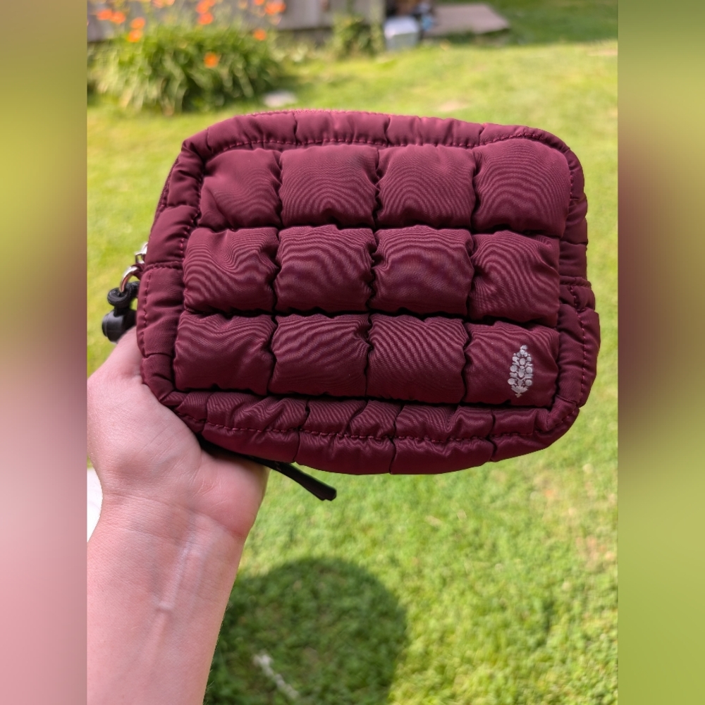Free People Quilted Carryall Bag And Mini Case - Picture 8 of 9